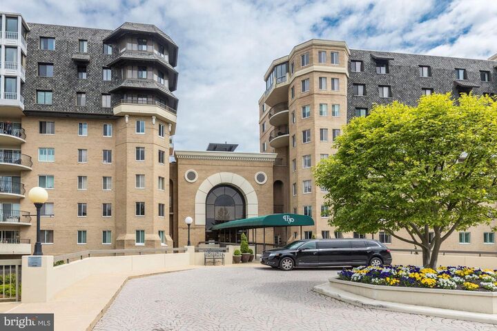 1250 S Washington Street 124  Alexandria VA 22314 photo