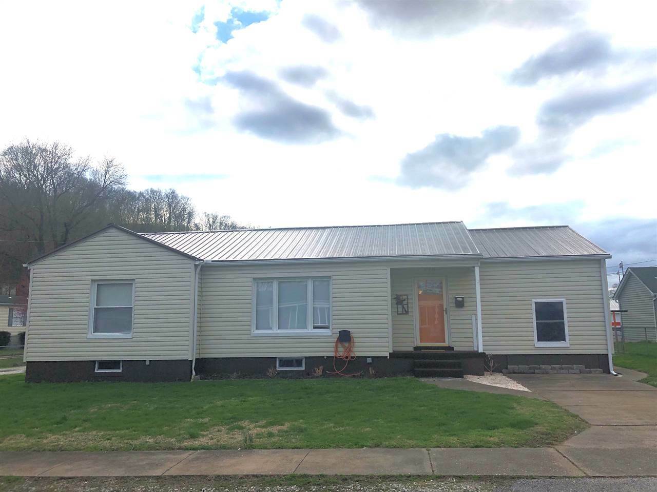 Property Photo:  718 Lucian Street Wv-1  WV 25704 