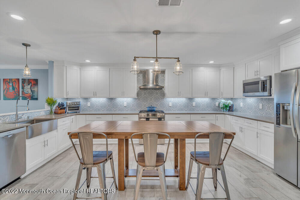 Property Photo:  3 Hickory Lane  NJ 07739 