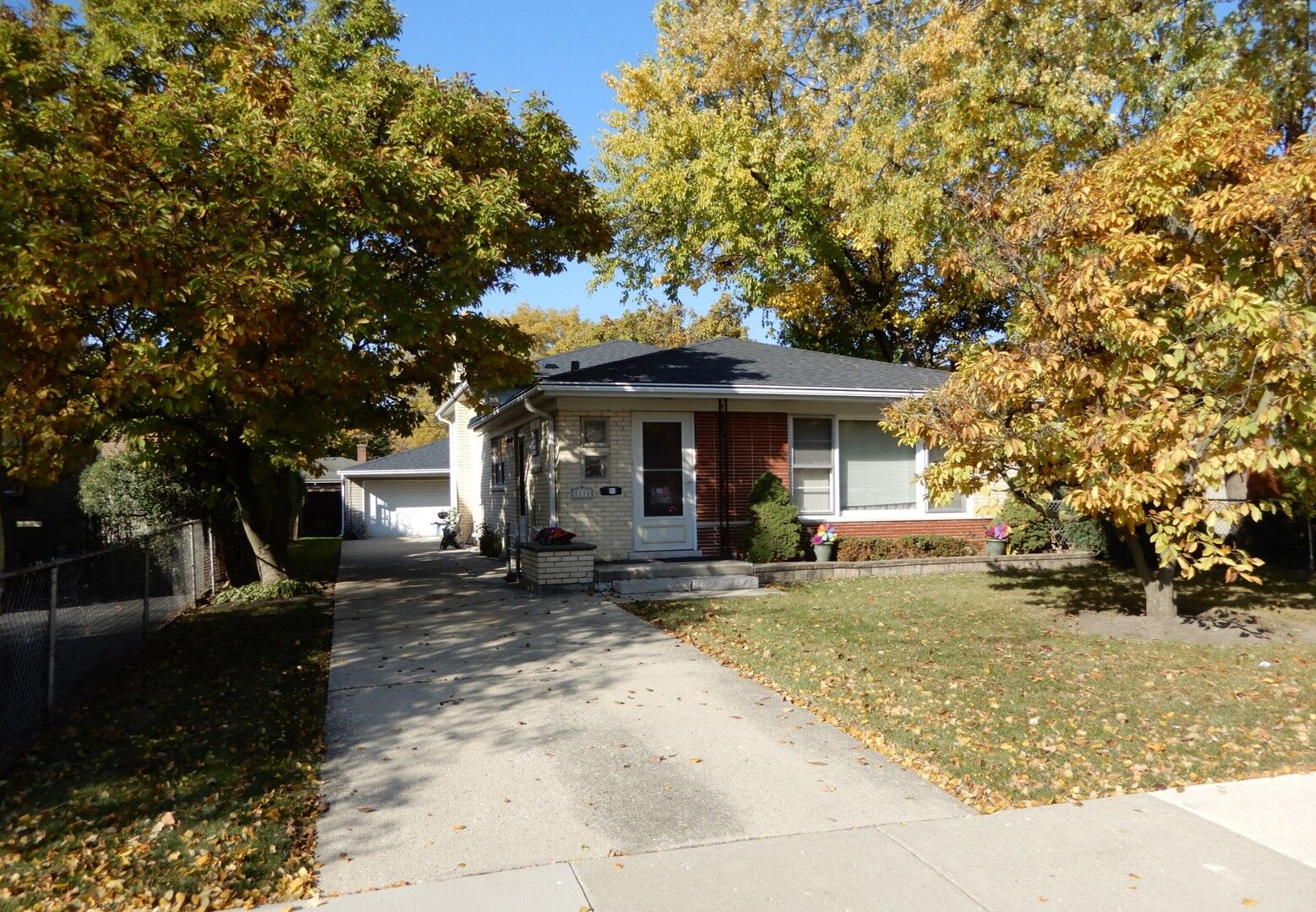 Property Photo: 1110 Canfield Road IL 60068