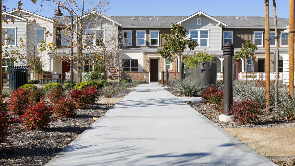 Property Photo:  110 Red Brick Drive 3  CA 93065 