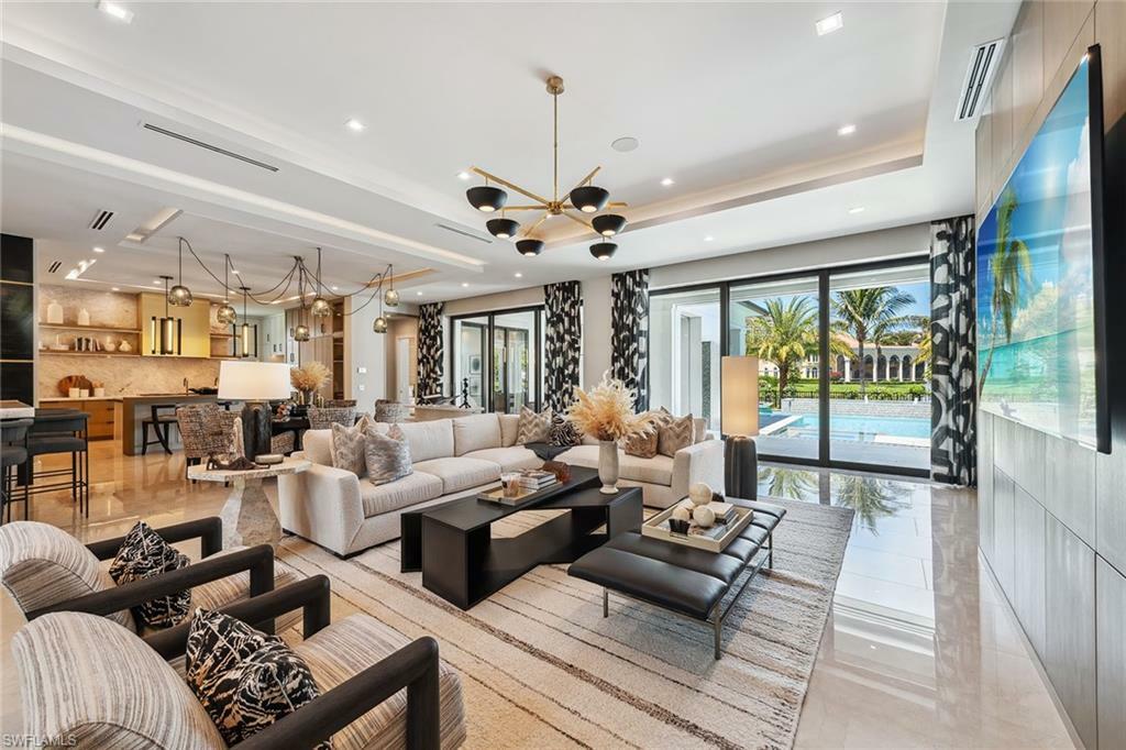 Property Photo: 355 Colony Dr FL 34108