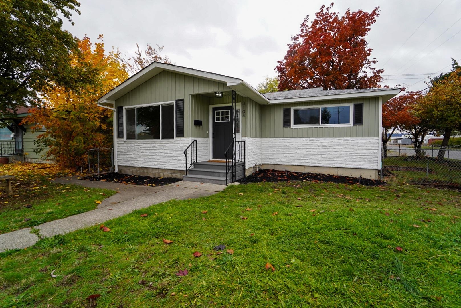 Property Photo:  3104 E Nora Ave  WA 99207 