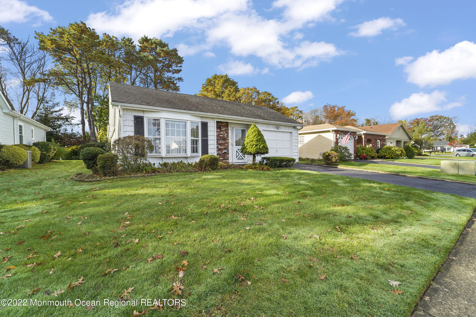 Property Photo:  3 Andes Court  NJ 08724 