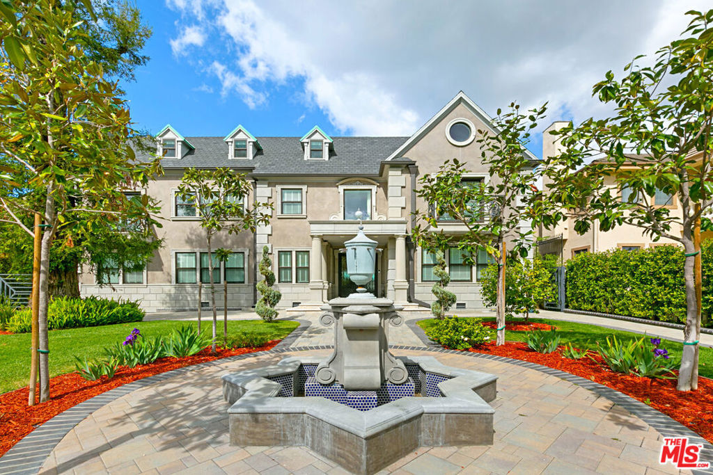 Property Photo: 129 Fremont Place CA 90005