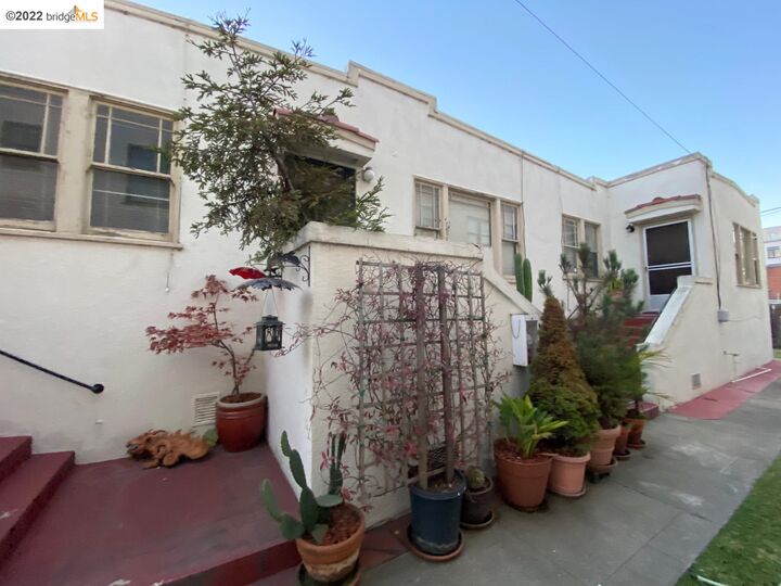 1370 Berkeley Way  Berkeley CA 94702 photo