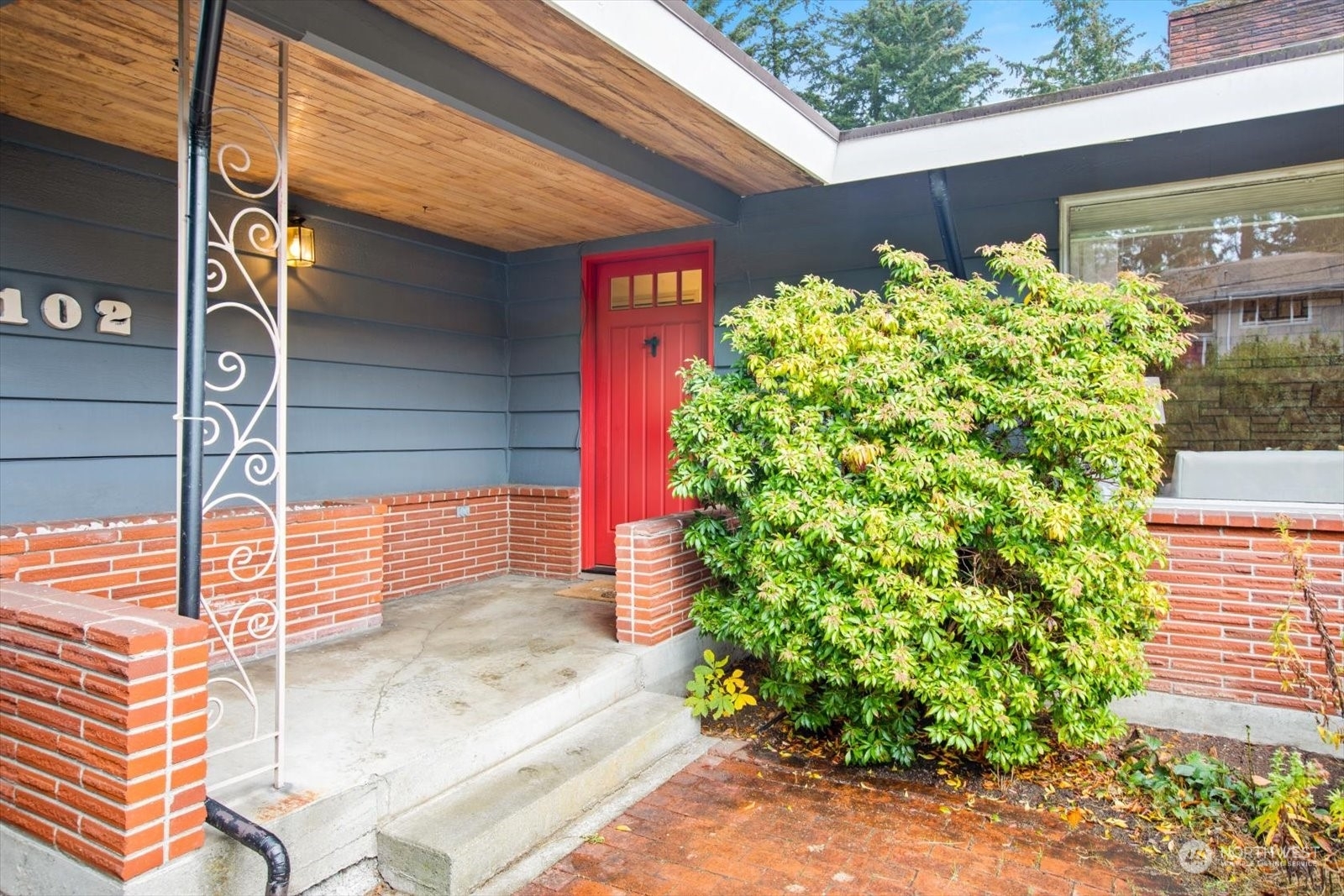 Property Photo:  16102 Evanston Avenue N  WA 98133 