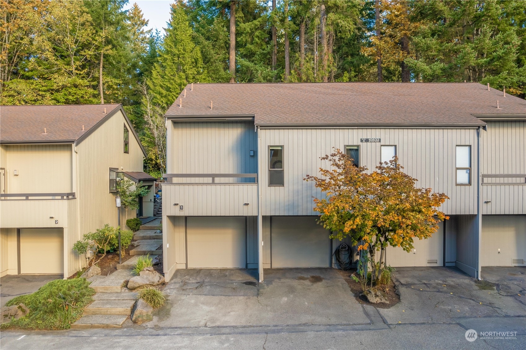 Property Photo:  10832 NE 37th Place 1  WA 98004 