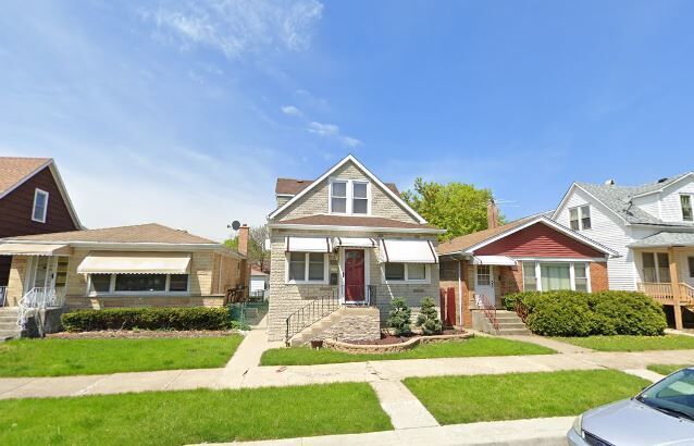 Property Photo:  4550 N Merrimac Avenue 2  IL 60630 