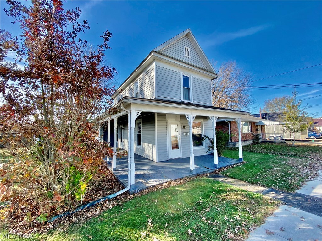 Property Photo:  1202 Lakeview Drive  WV 26104 