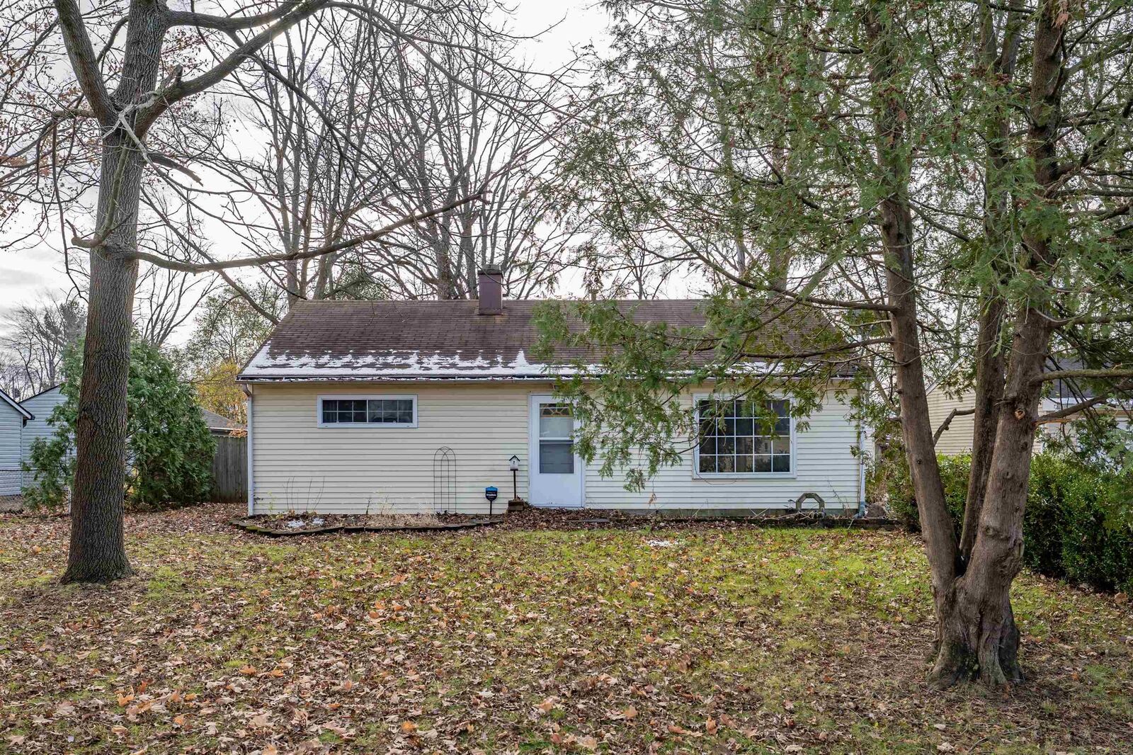 Property Photo: 827 Courtney Drive IN 46774