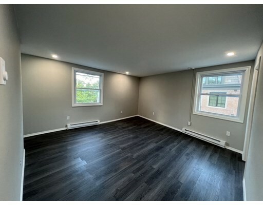 Property Photo:  83 Haven Street 4D  MA 01867 