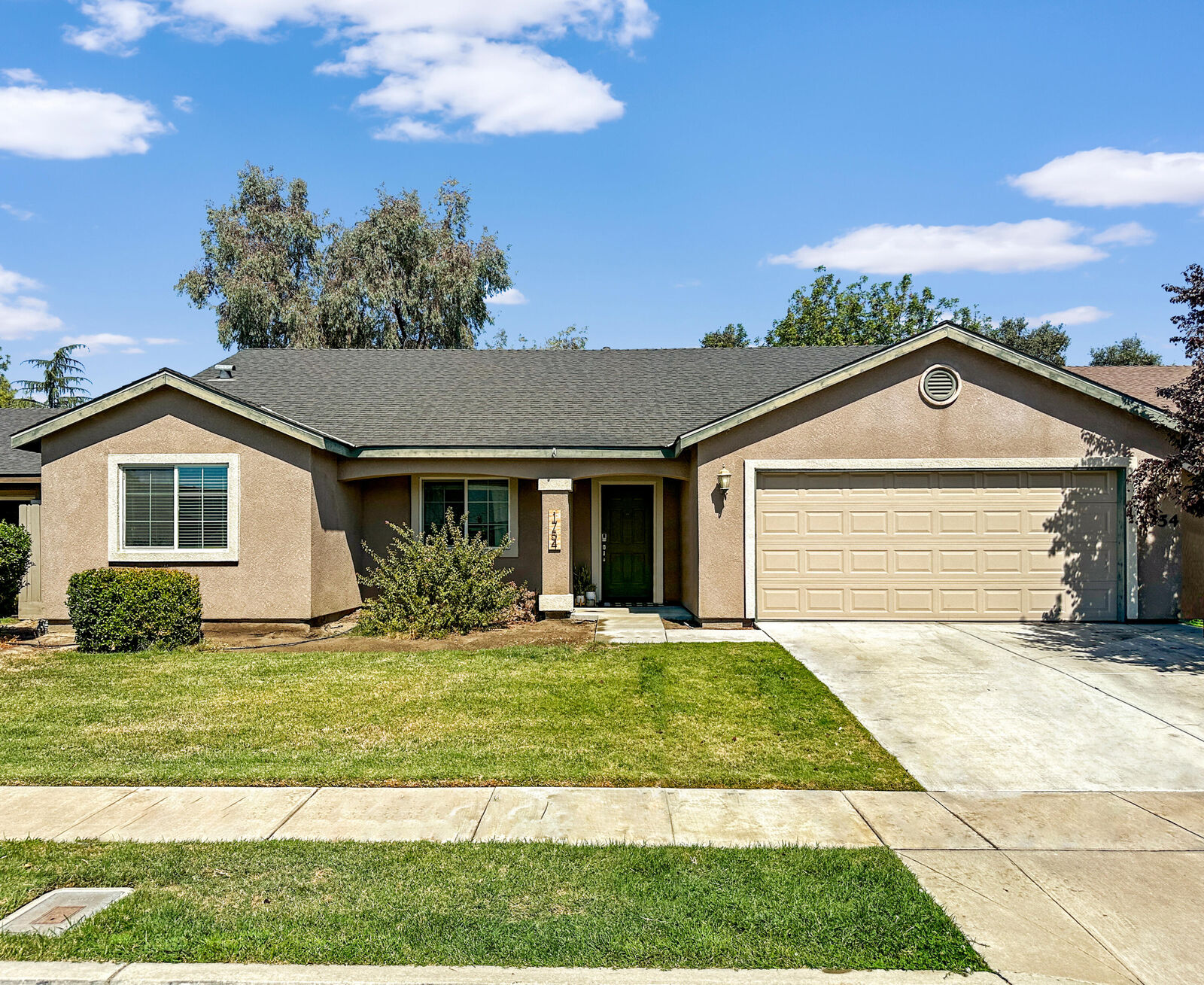 Property Photo: 1754 Capistrano Avenue CA 93274