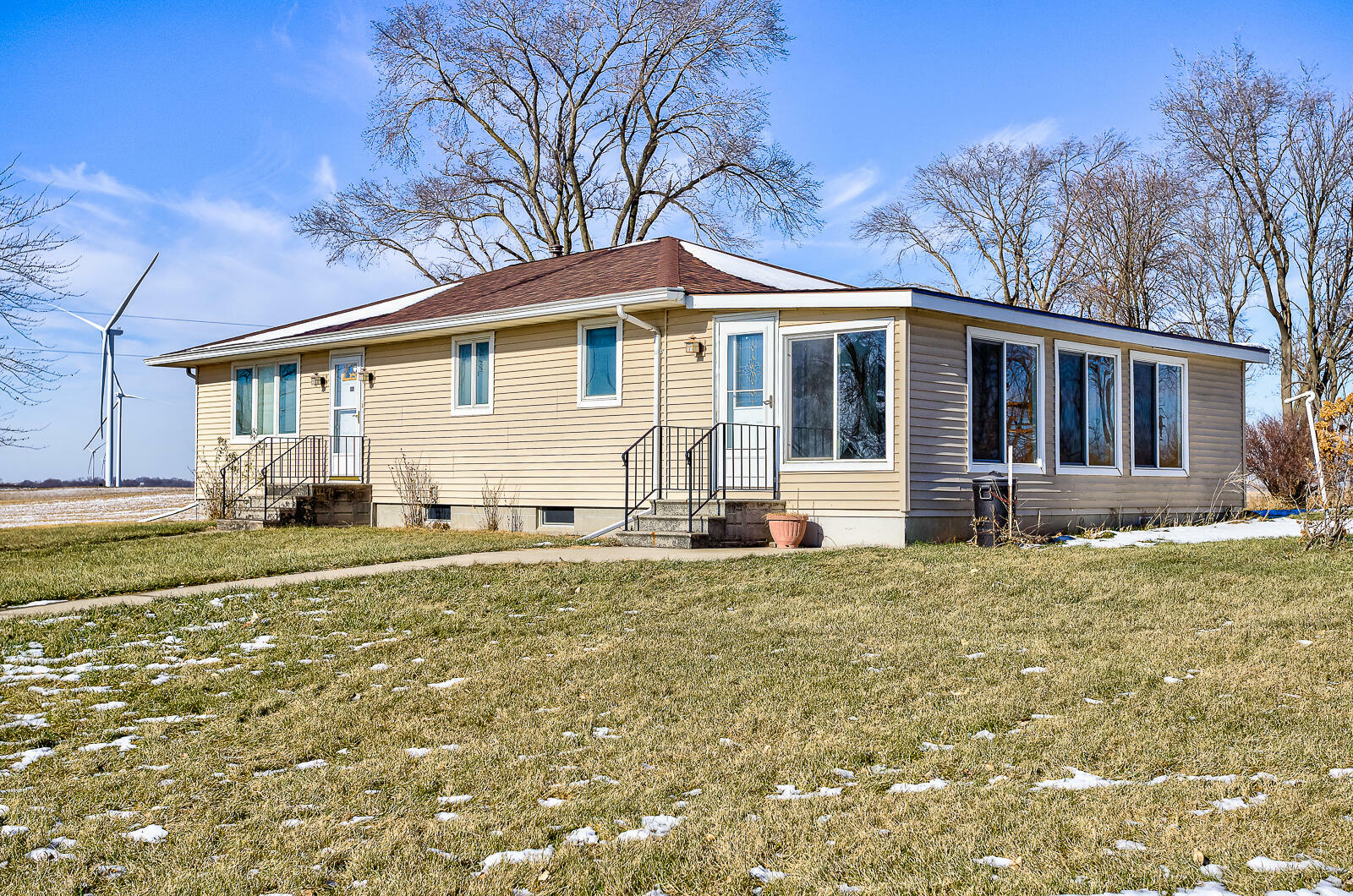 Property Photo:  3892 Hammond Avenue  IA 50249 