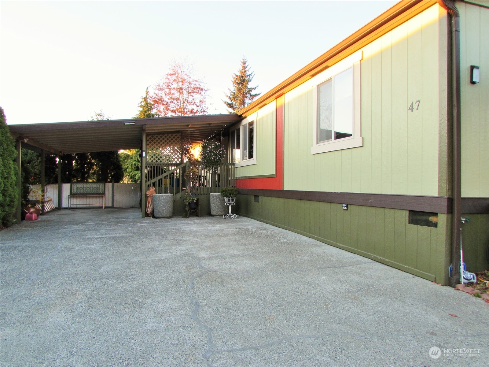 Property Photo: 704 87th Avenue NE Sp 47 WA 98258
