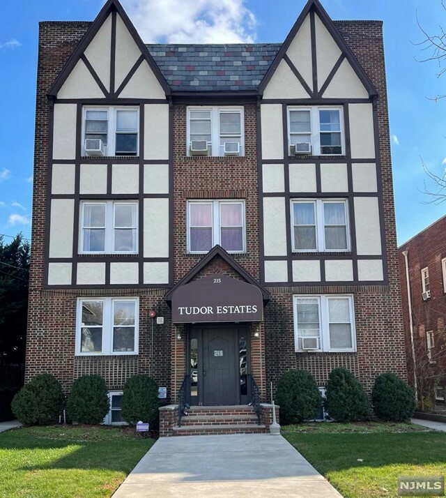 Property Photo:  215 Orient Way 3C  NJ 07070 