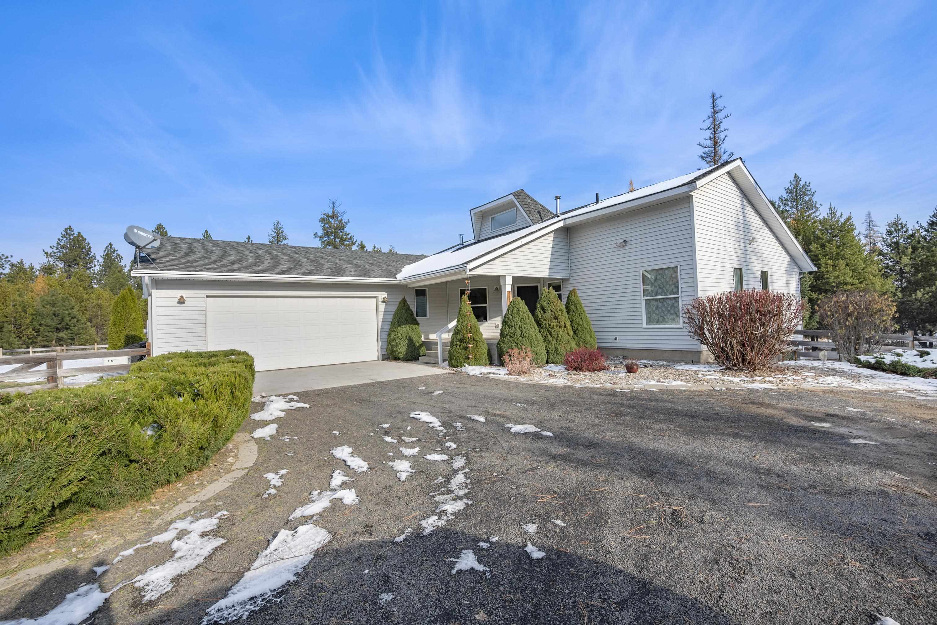 Property Photo: 26217 N North Rd WA 99006