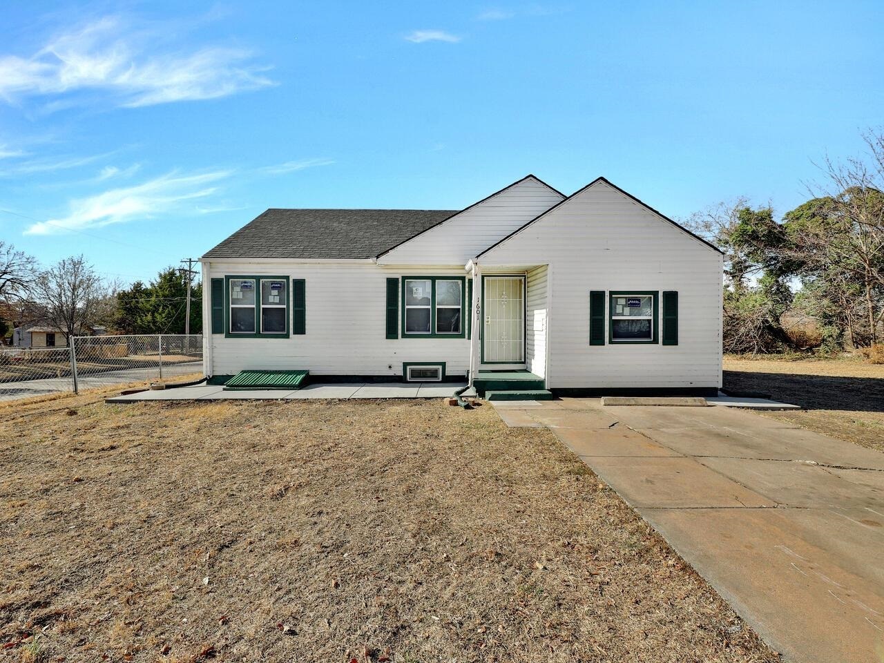 Property Photo:  1601 N Chautauqua Ave  KS 67214 