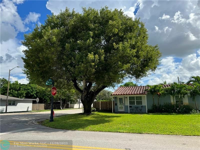 Property Photo:  1244 NE 1st Ave  FL 33304 