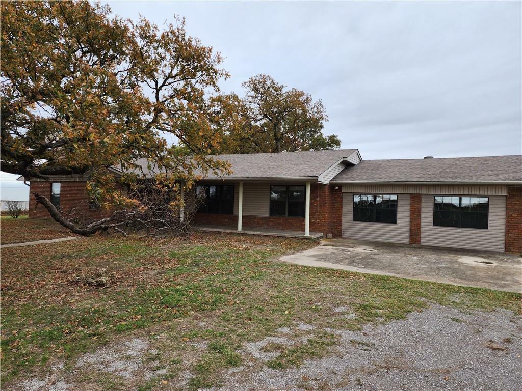 Property Photo:  51664 E County Road 1500 Street  OK 74872 