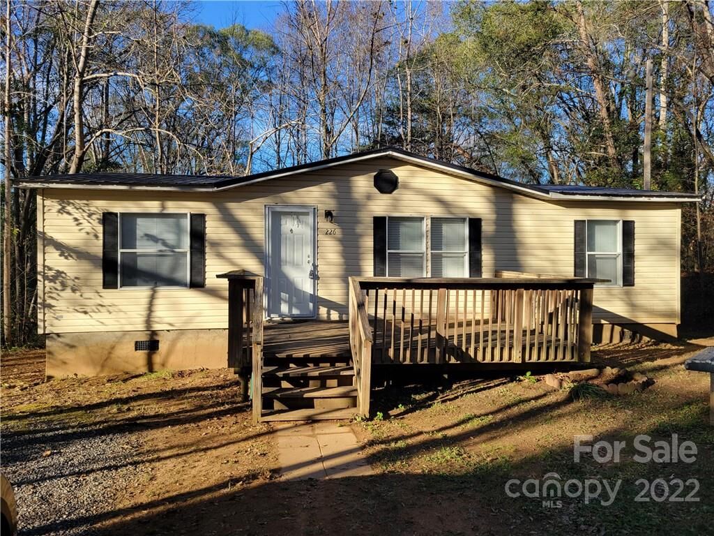 Property Photo: 226 Lake Sylvia Road NC 28092