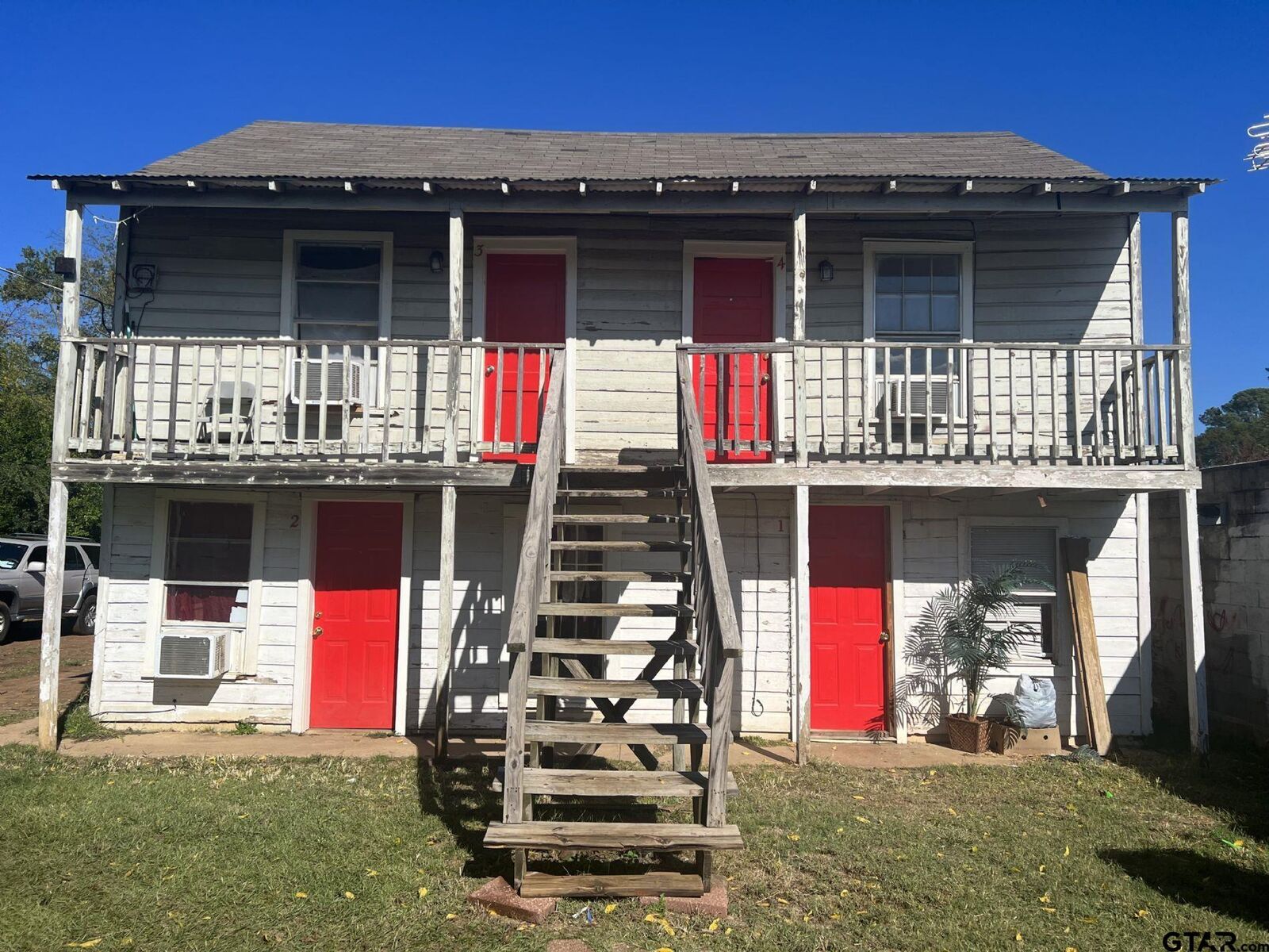 Property Photo:  1502 E Earle St  TX 75702 