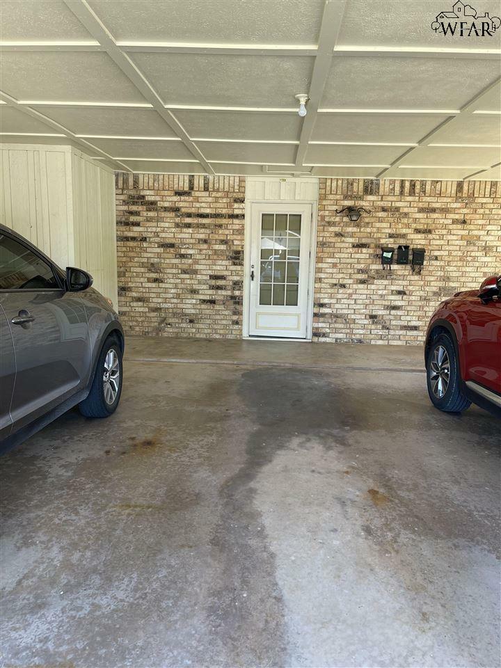 Property Photo: 4609 Spanish Trace S-1 TX 76310