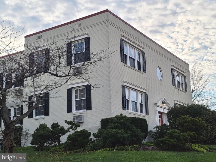 418 Bashford Lane 201  Alexandria VA 22314 photo