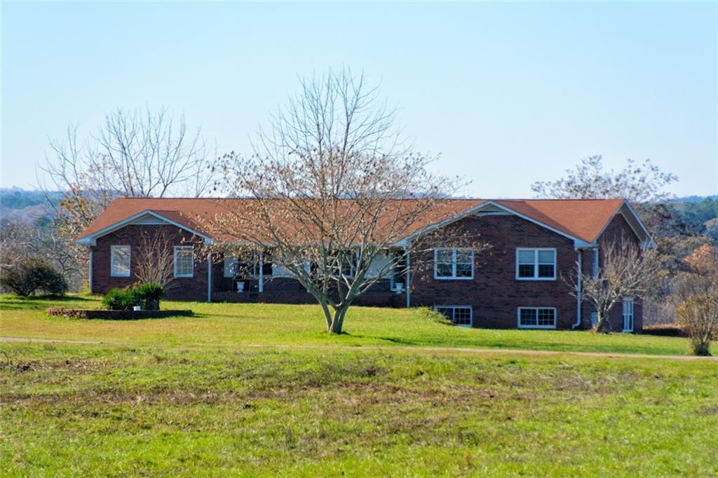 Property Photo: 747 Davis Road GA 30116