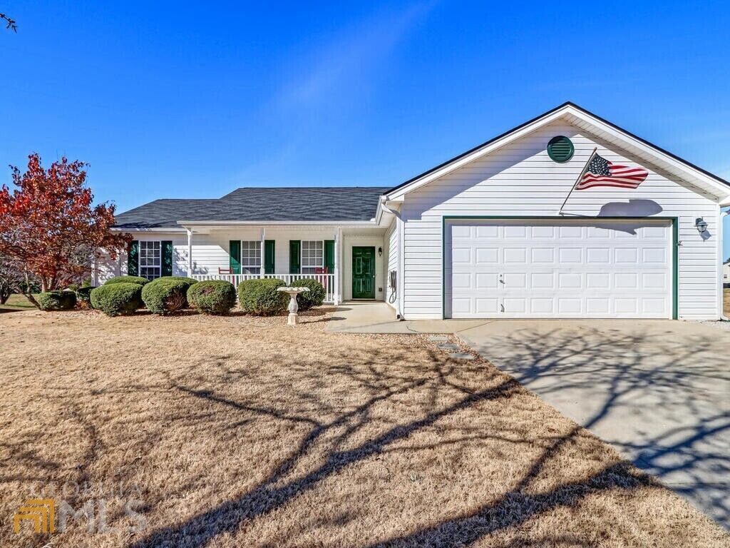 Property Photo:  453 Raymond Drive  GA 30680 