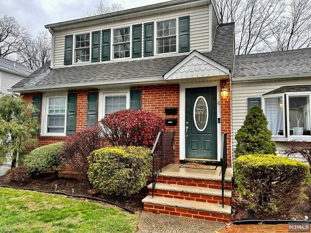 Property Photo:  6 Coolidge Place  NJ 07508 