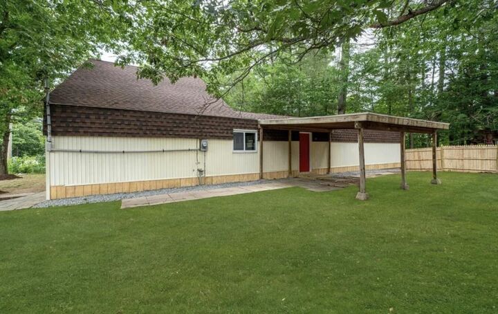 Property Photo:  32 Lisa Avenue  NH 03077 