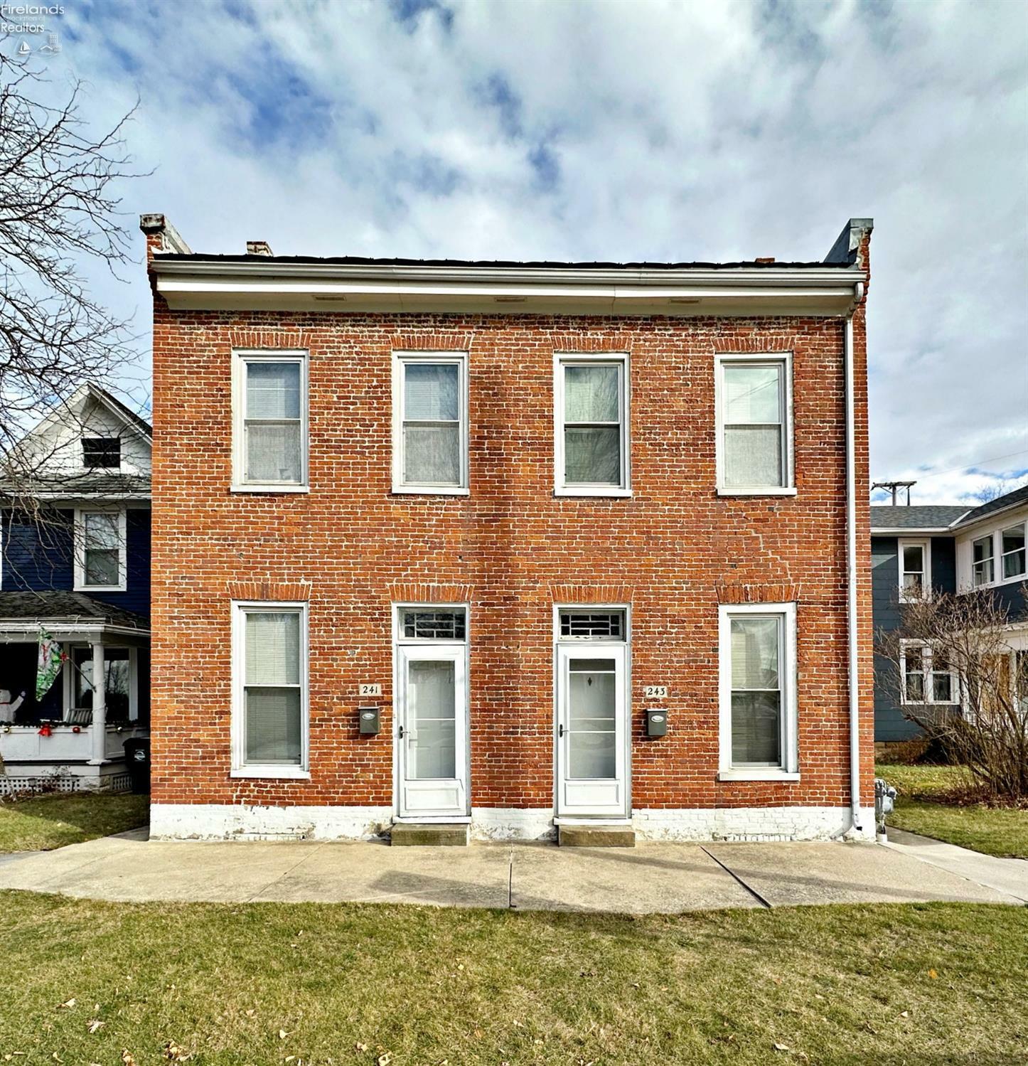 Property Photo:  241 243 S Monroe St Street  OH 44883 