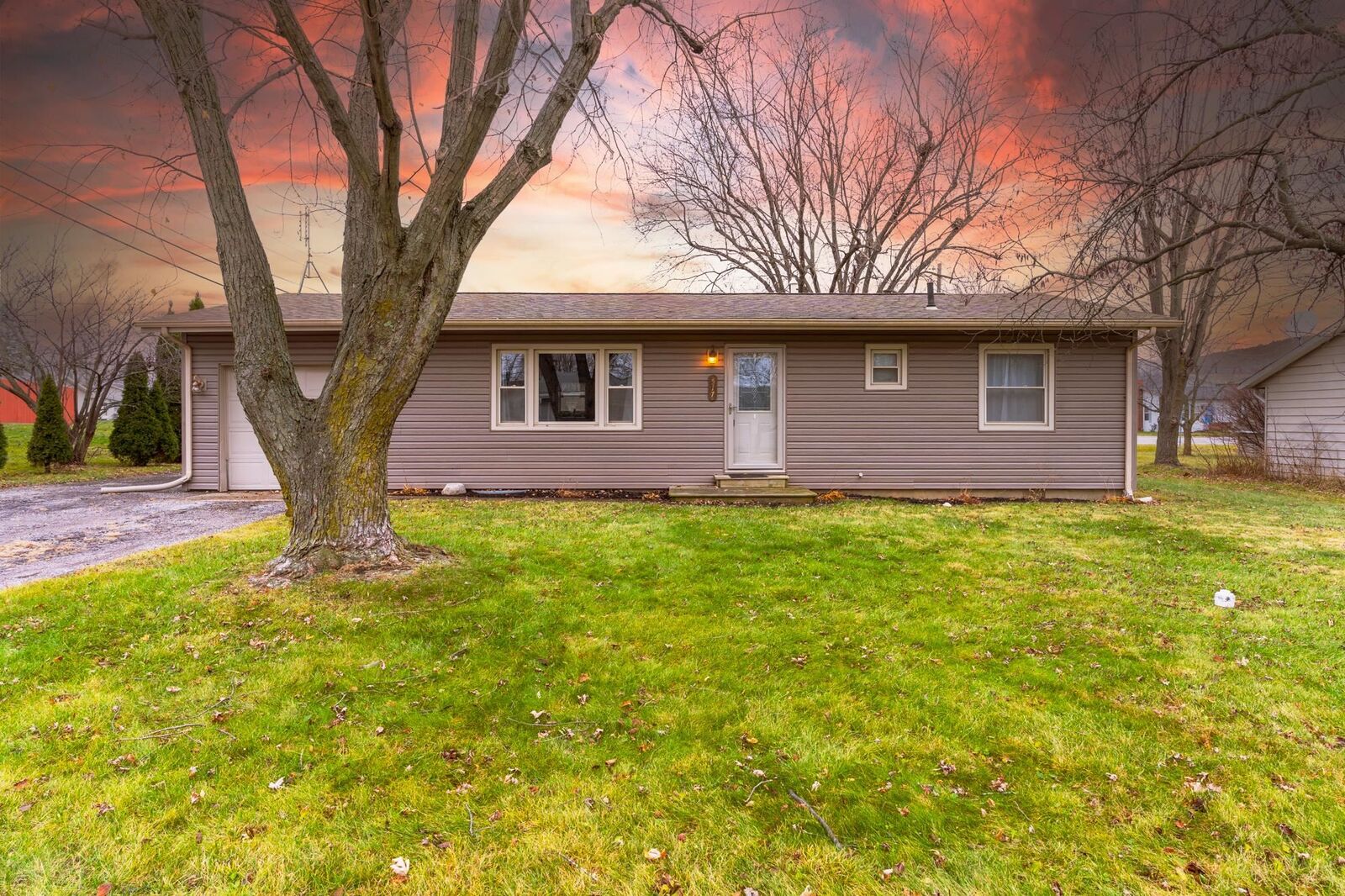 Property Photo:  517 N Liberty Court  IN 46701-1507