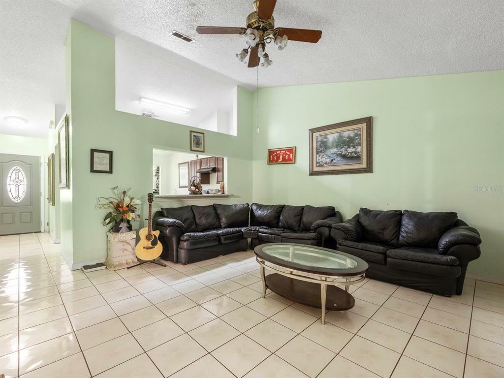 Property Photo:  6519 Meritmoor Circle  FL 32818 