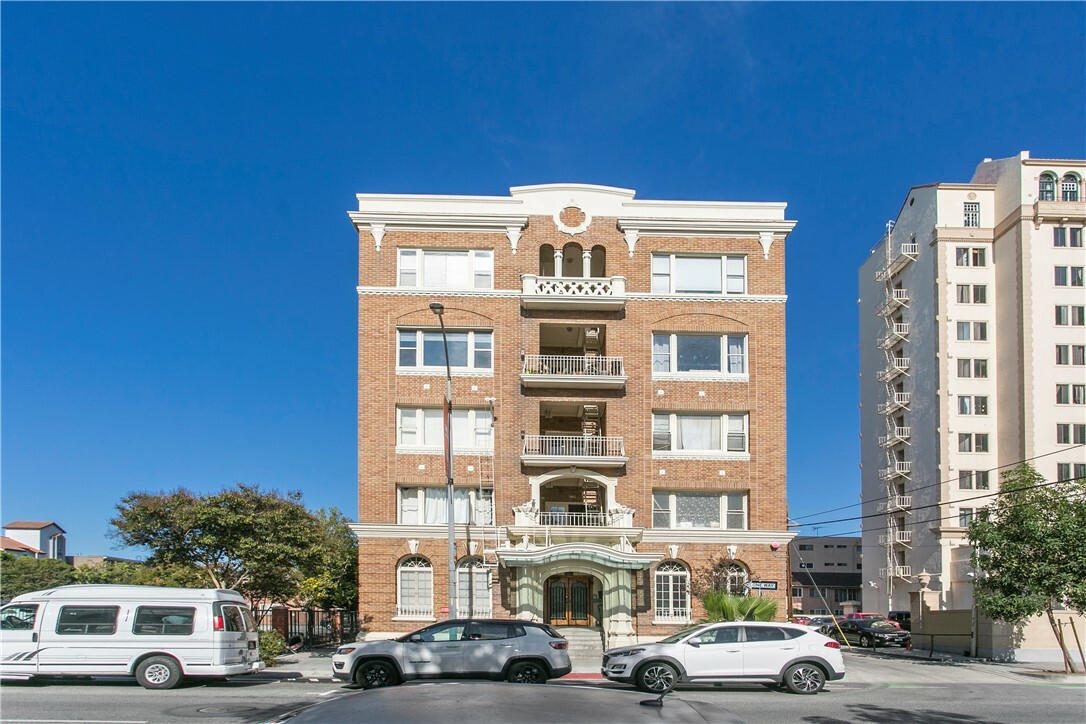 Property Photo:  325 W 3rd Street 401  CA 90802 