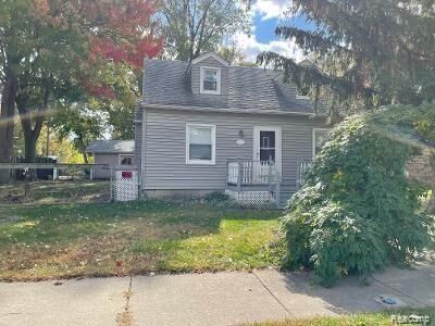Property Photo:  31421 Bock Street  MI 48135 