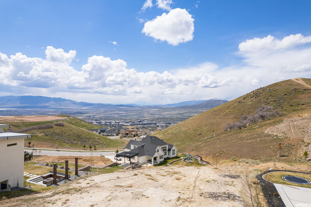 Property Photo: 4921 N Vialetto Way UT 84043