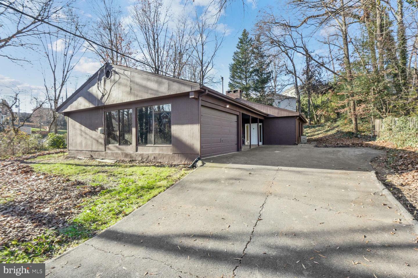 5608 Clermont Drive  Alexandria VA 22310 photo