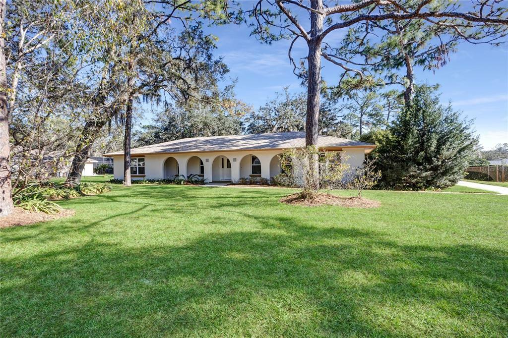 Property Photo: 1069 Deer Run Drive FL 32708
