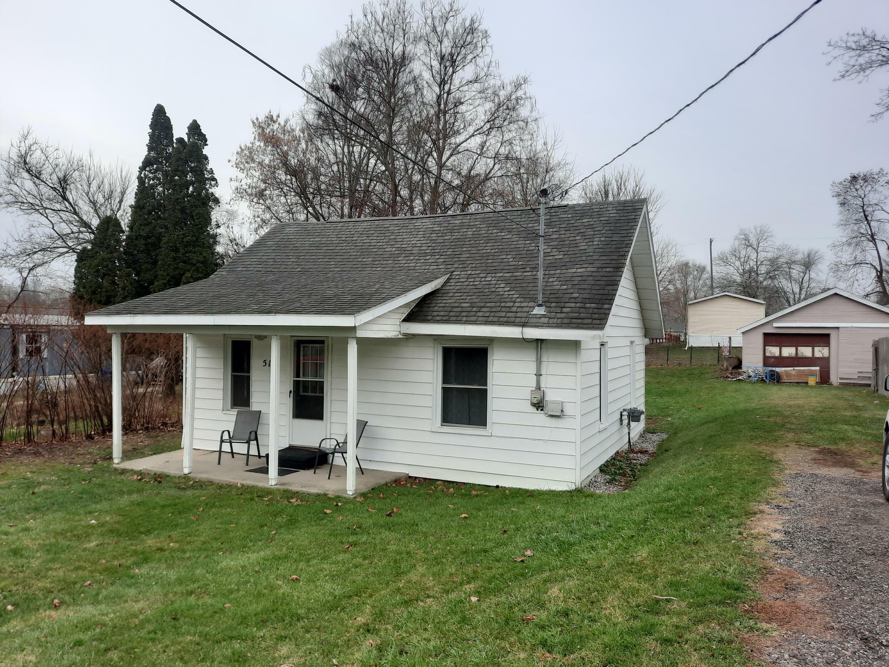 Property Photo:  513 Nicholson Street  MI 48846 