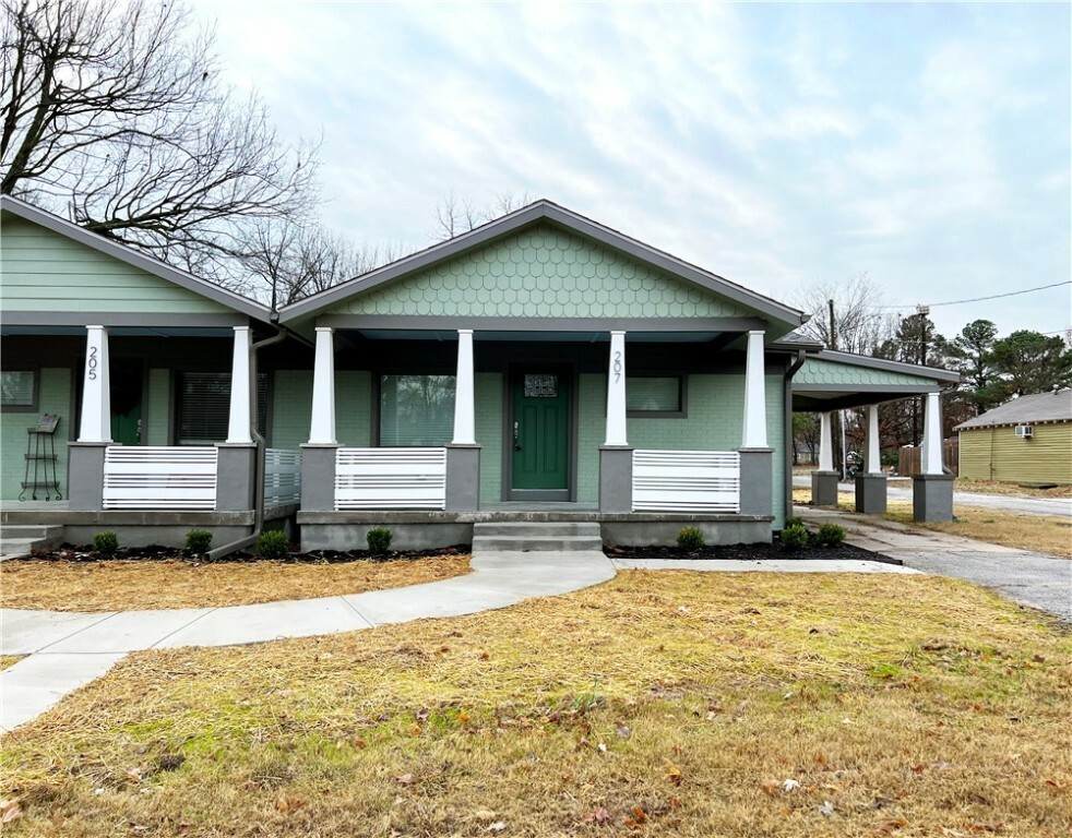 Property Photo:  207 W Maple Avenue  AR 72764 