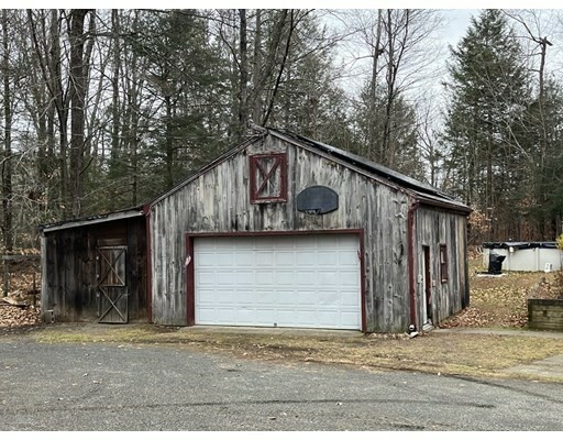 Property Photo:  425 N County Rd  MA 01337 