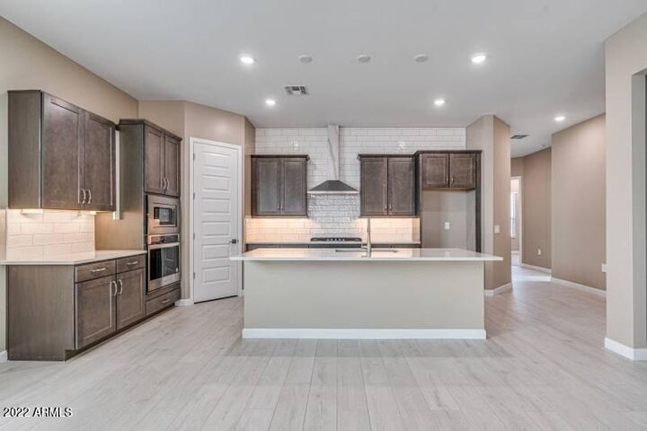Property Photo: 21527 N 59th Street AZ 85054
