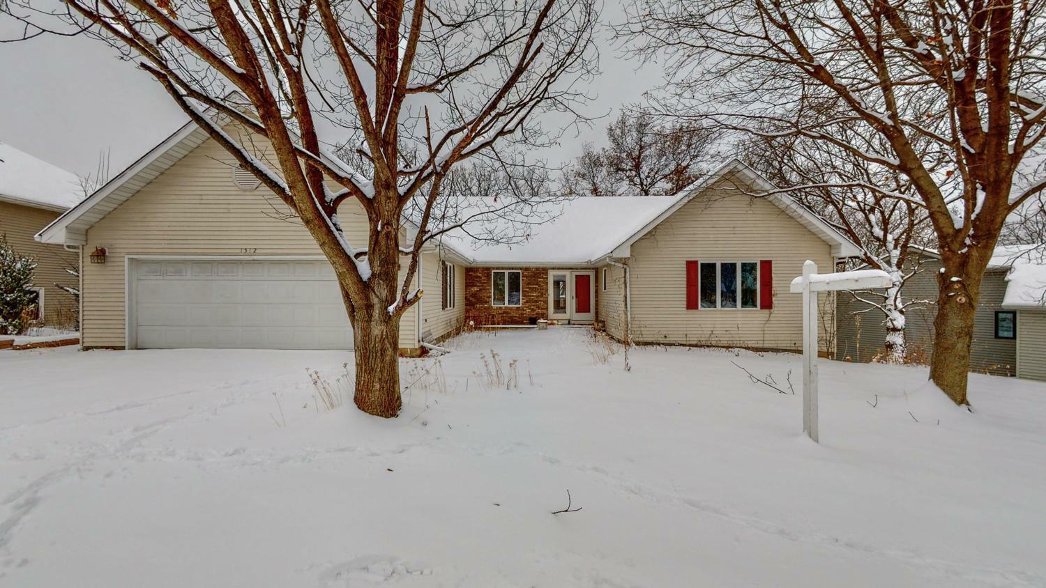 Property Photo: 1512 Glendale Hills Drive NE MN 55906