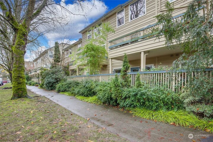 1717 16th Avenue 1  Seattle WA 98122 photo