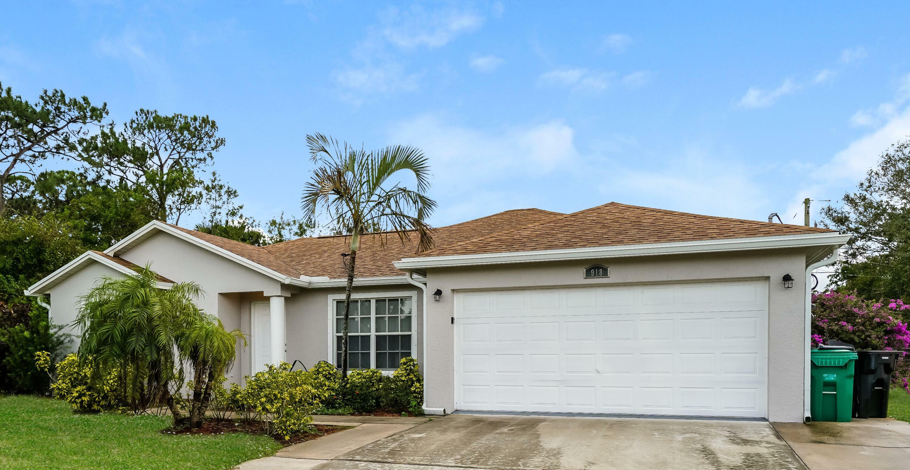 Property Photo:  918 SW Longfellow Road  FL 34953 