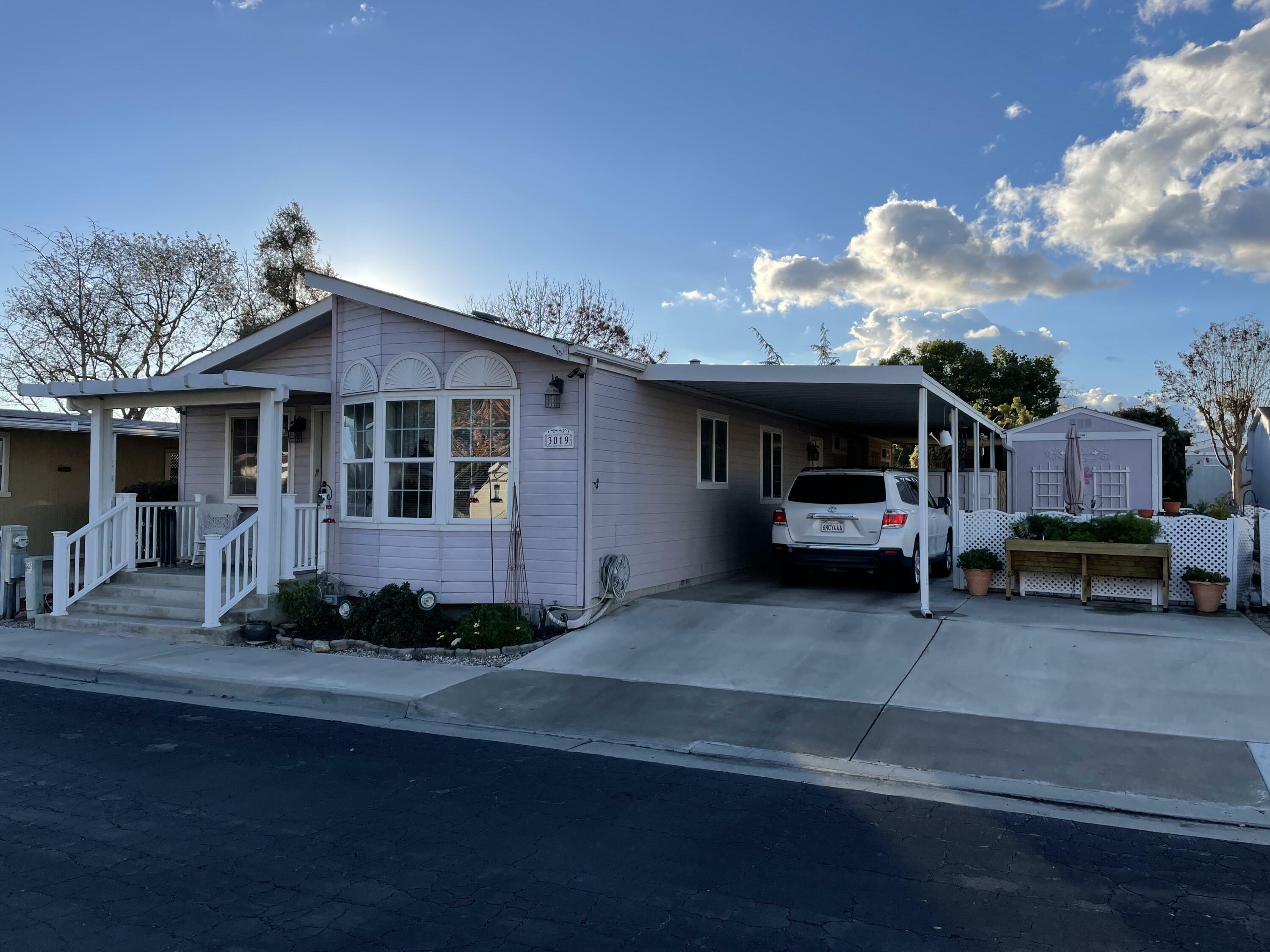 Property Photo:  3019 S Parkwood Street  CA 93277 