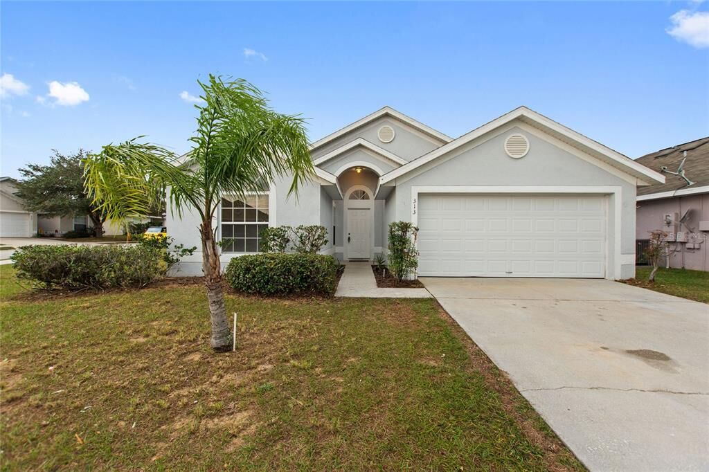 Property Photo: 313 Cheshire Way FL 33897