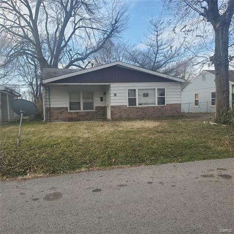 Property Photo: 9 Helen Court IL 62206